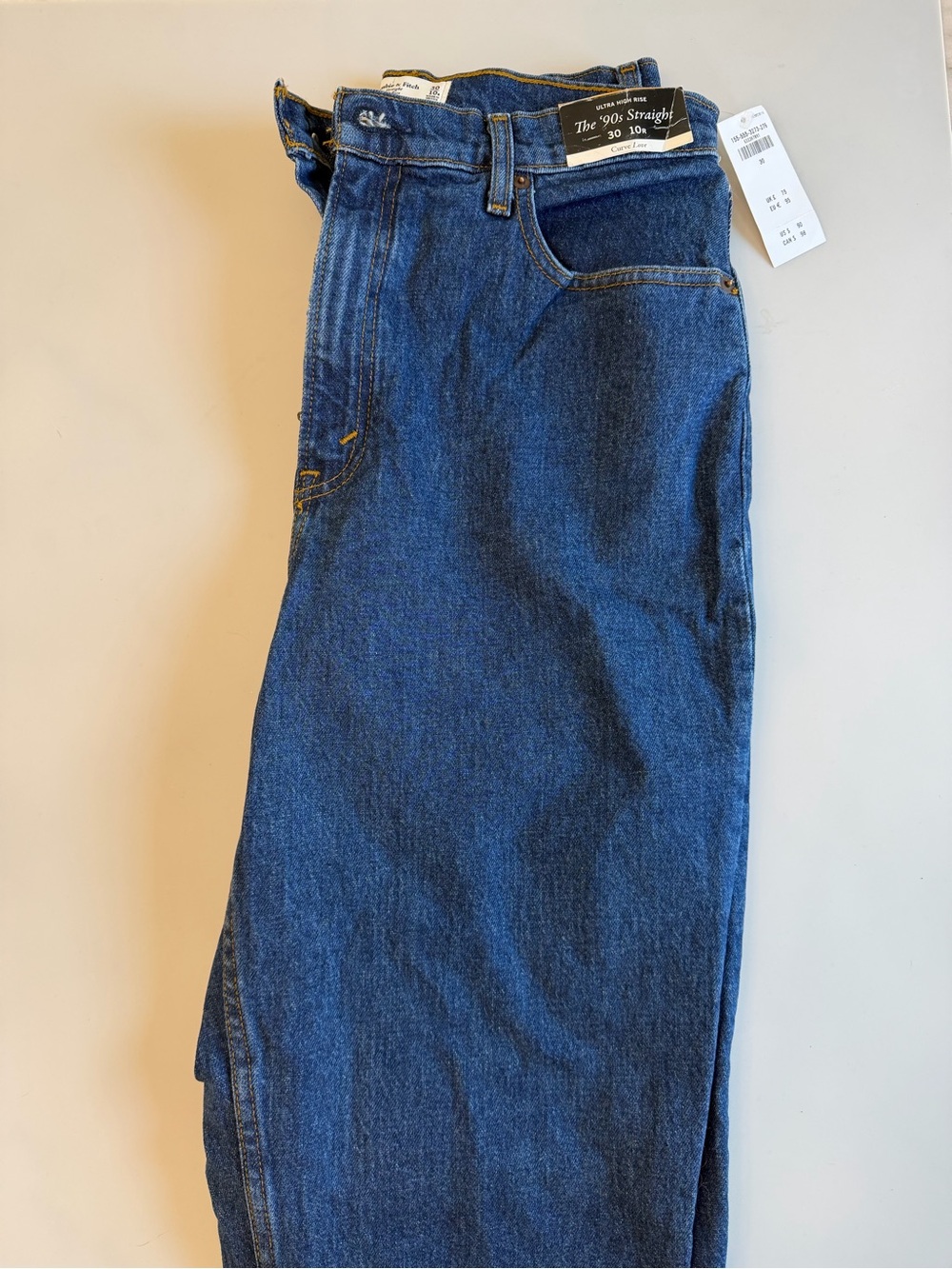 Abercrombie Curve Love Ultra High Rise ’90s Straight Jeans – Size 30 / 10R – NWT